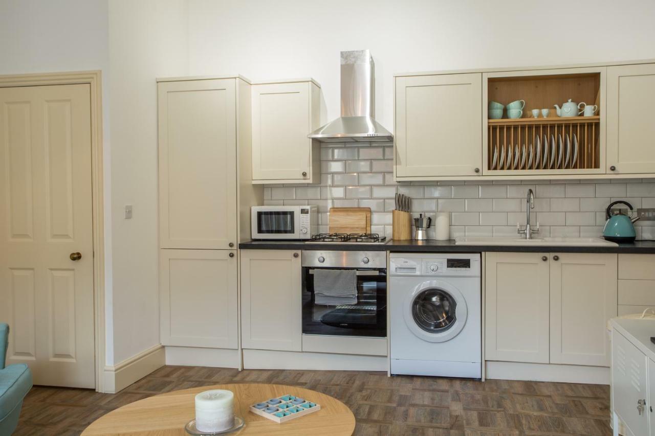 Stylish Apartment Close To Gloucester Quays & Docks Extérieur photo