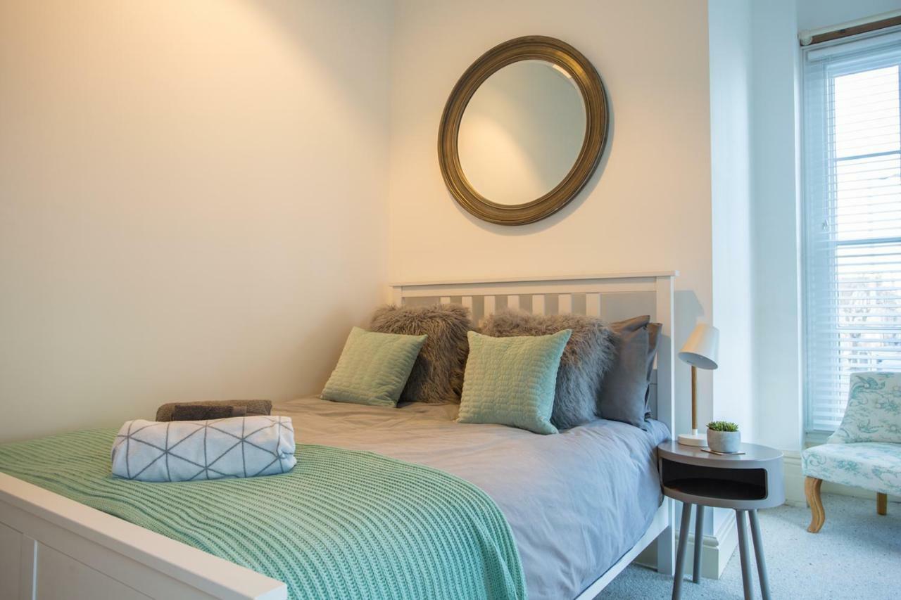 Stylish Apartment Close To Gloucester Quays & Docks Extérieur photo